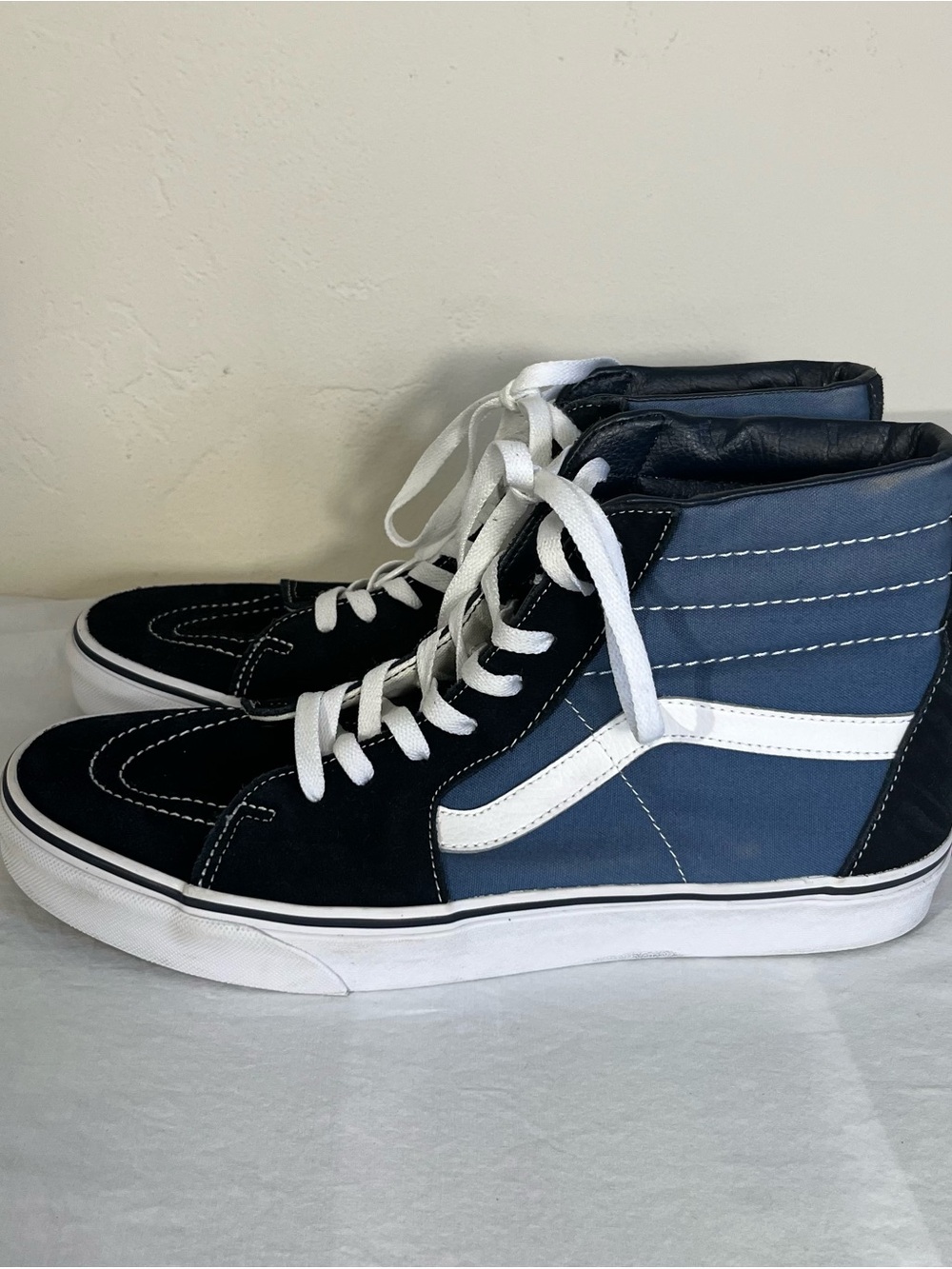 Vans High-Top Skate Sneakers in Black, Blue & White SZ 12